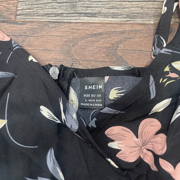 Unworn, cute summer dress! Size large, SHEIN. - Picture 3 of 3